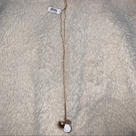 Dry Goods Shell Necklace - Picture 2 of 4